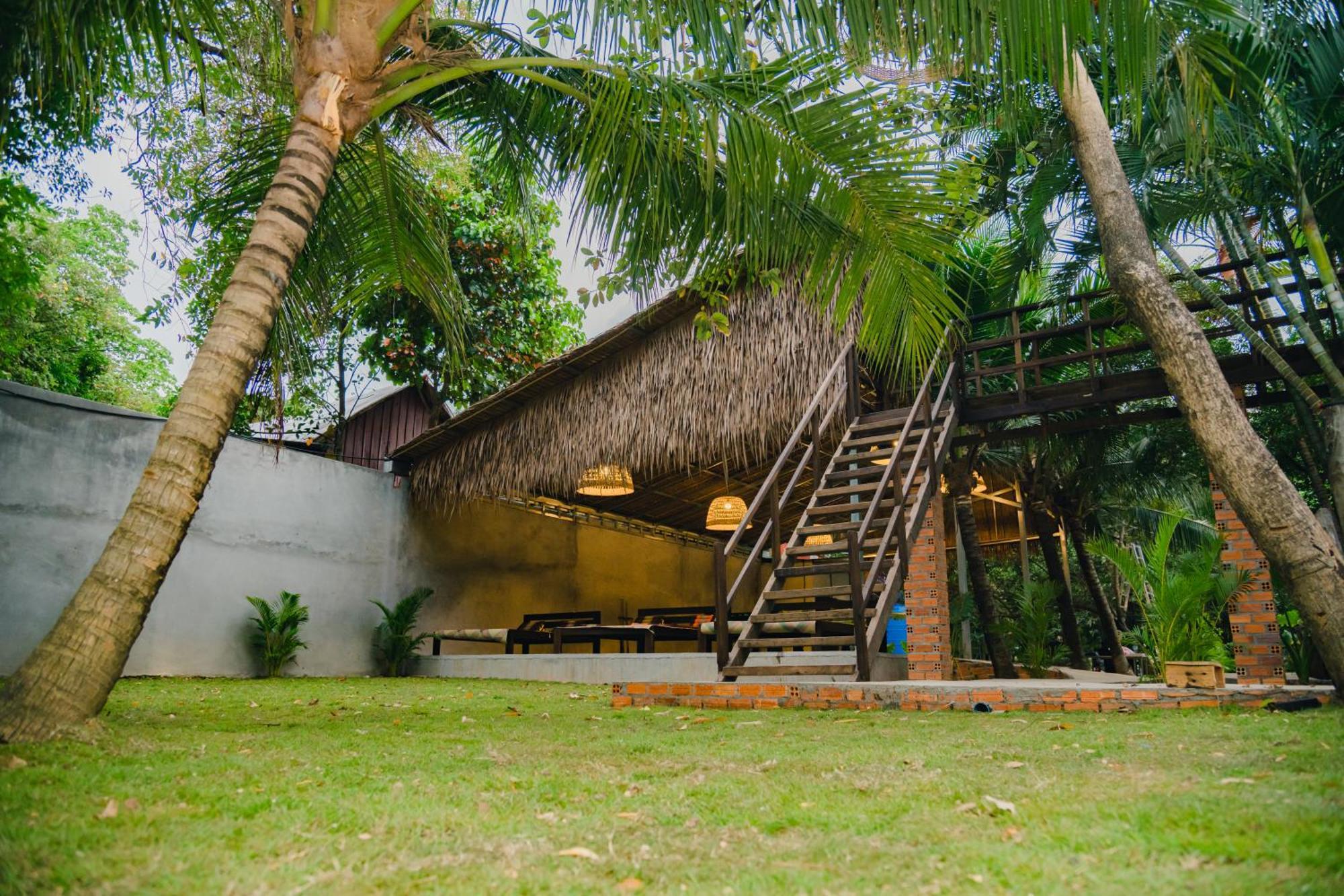 Banyan Tree Hostel Кампот Екстер'єр фото