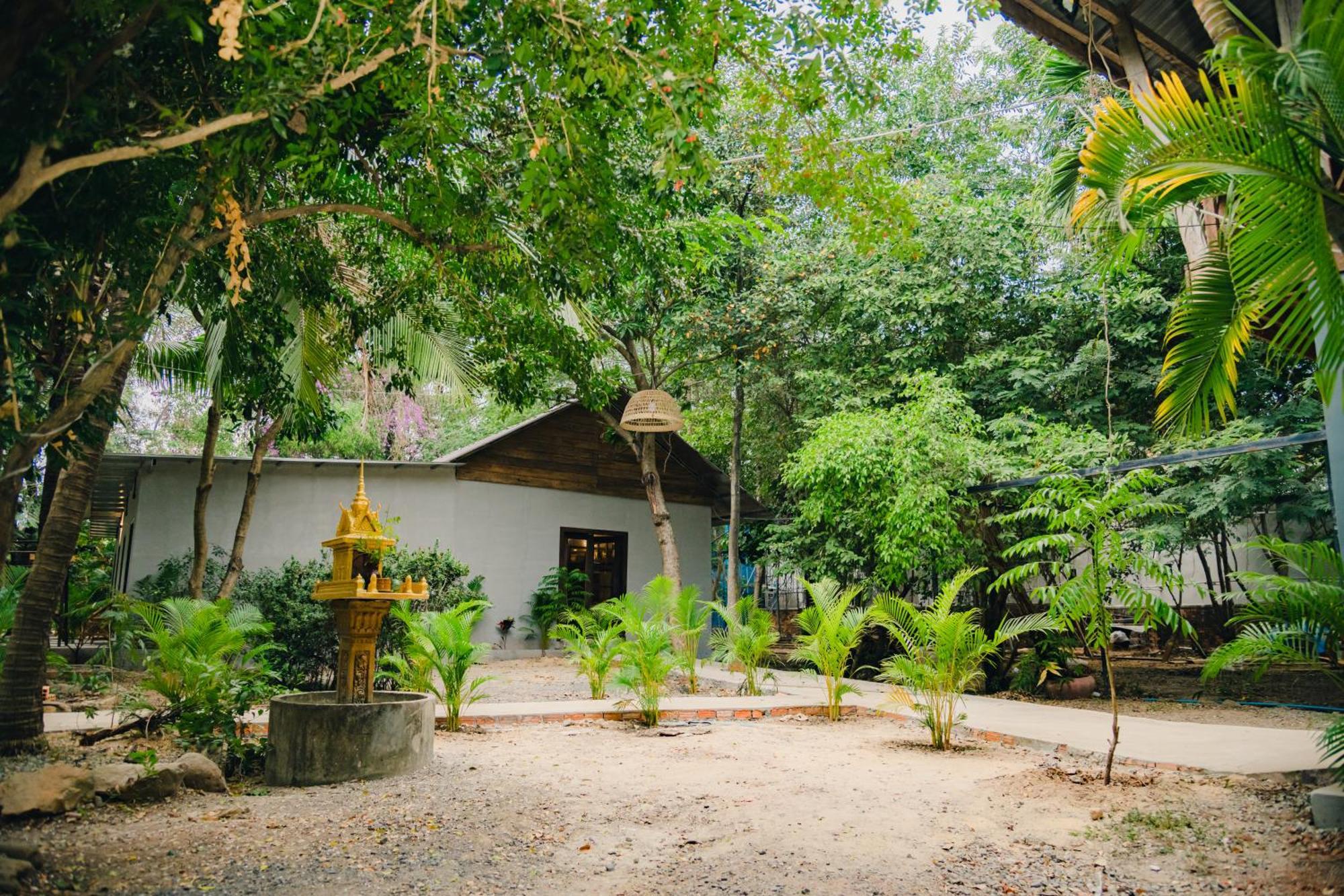 Banyan Tree Hostel Кампот Екстер'єр фото