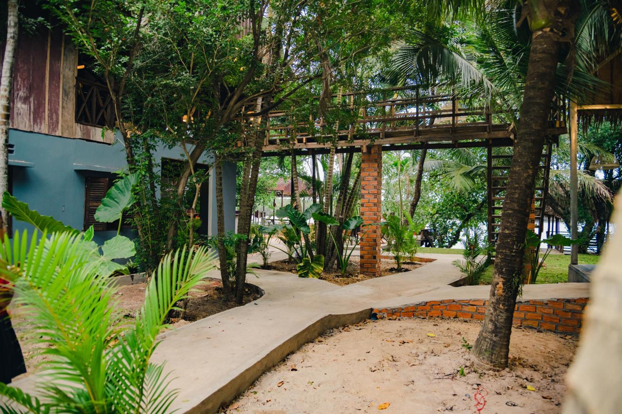 Banyan Tree Hostel Кампот Екстер'єр фото