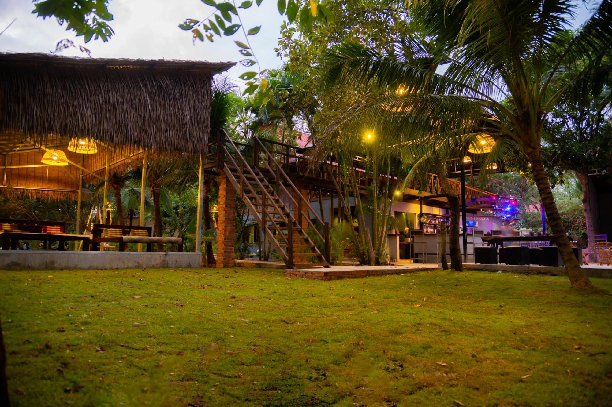 Banyan Tree Hostel Кампот Екстер'єр фото