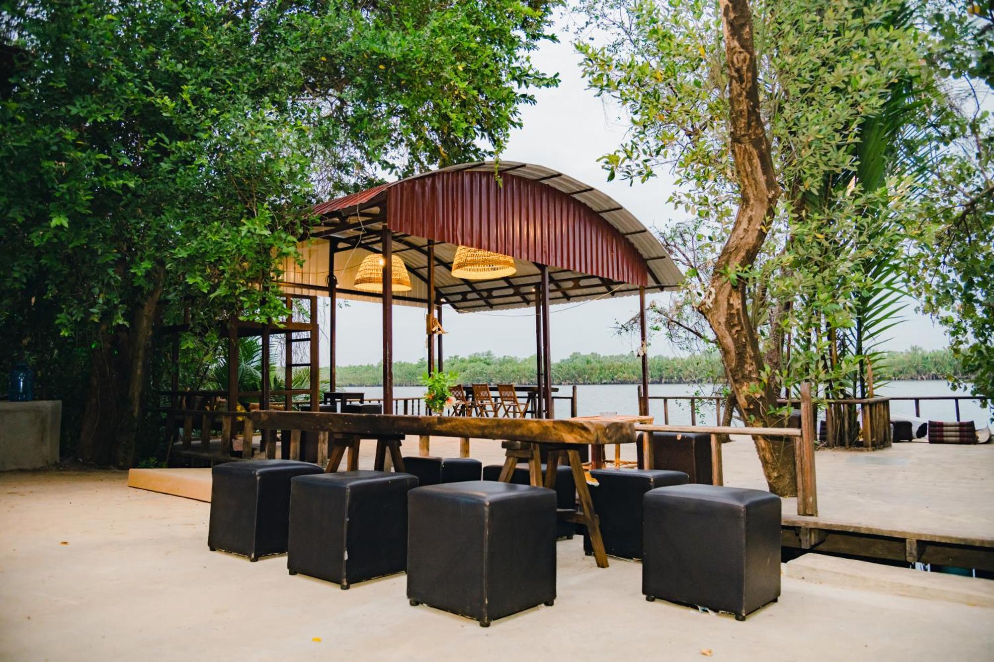 Banyan Tree Hostel Кампот Екстер'єр фото