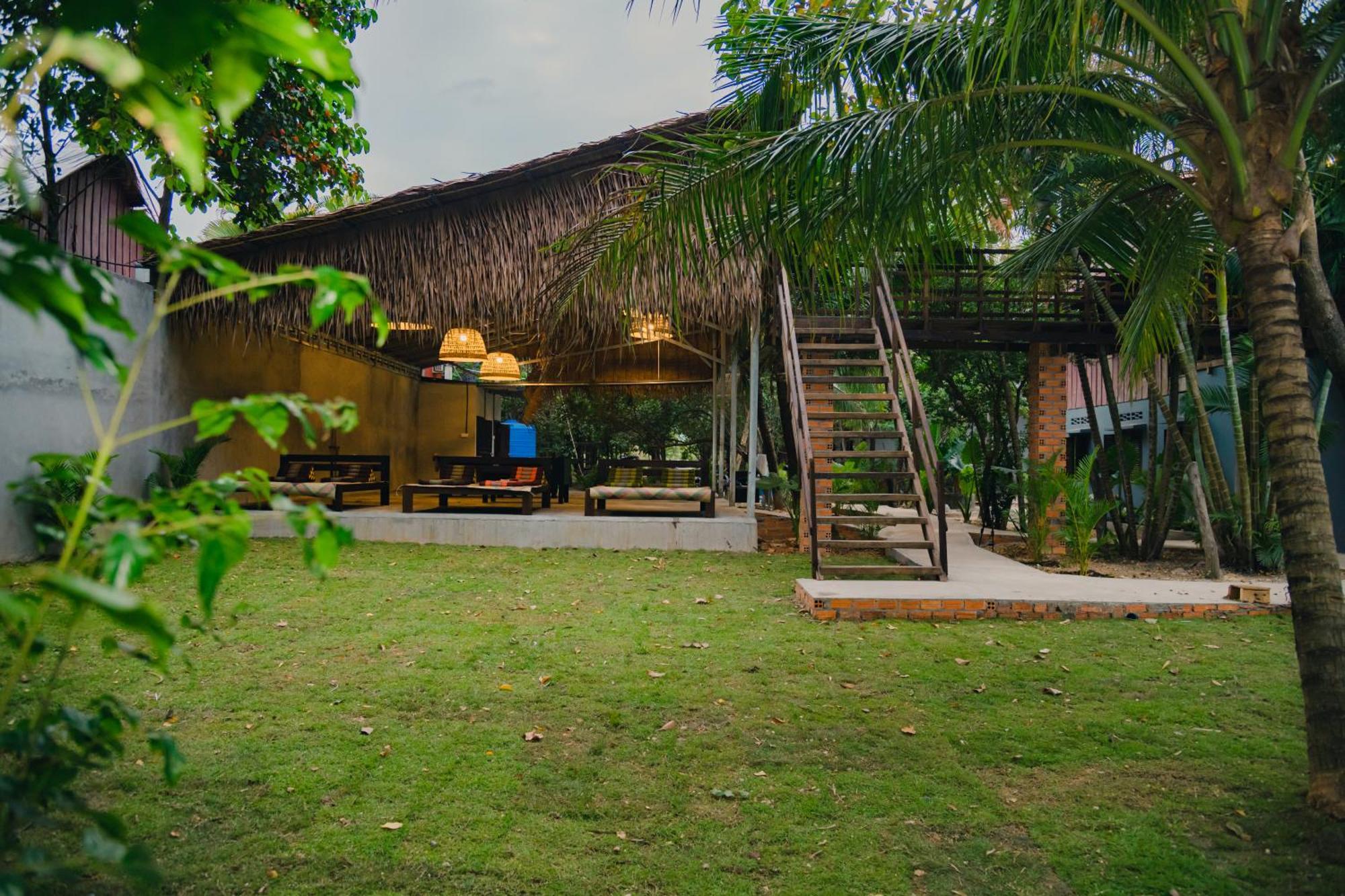 Banyan Tree Hostel Кампот Екстер'єр фото