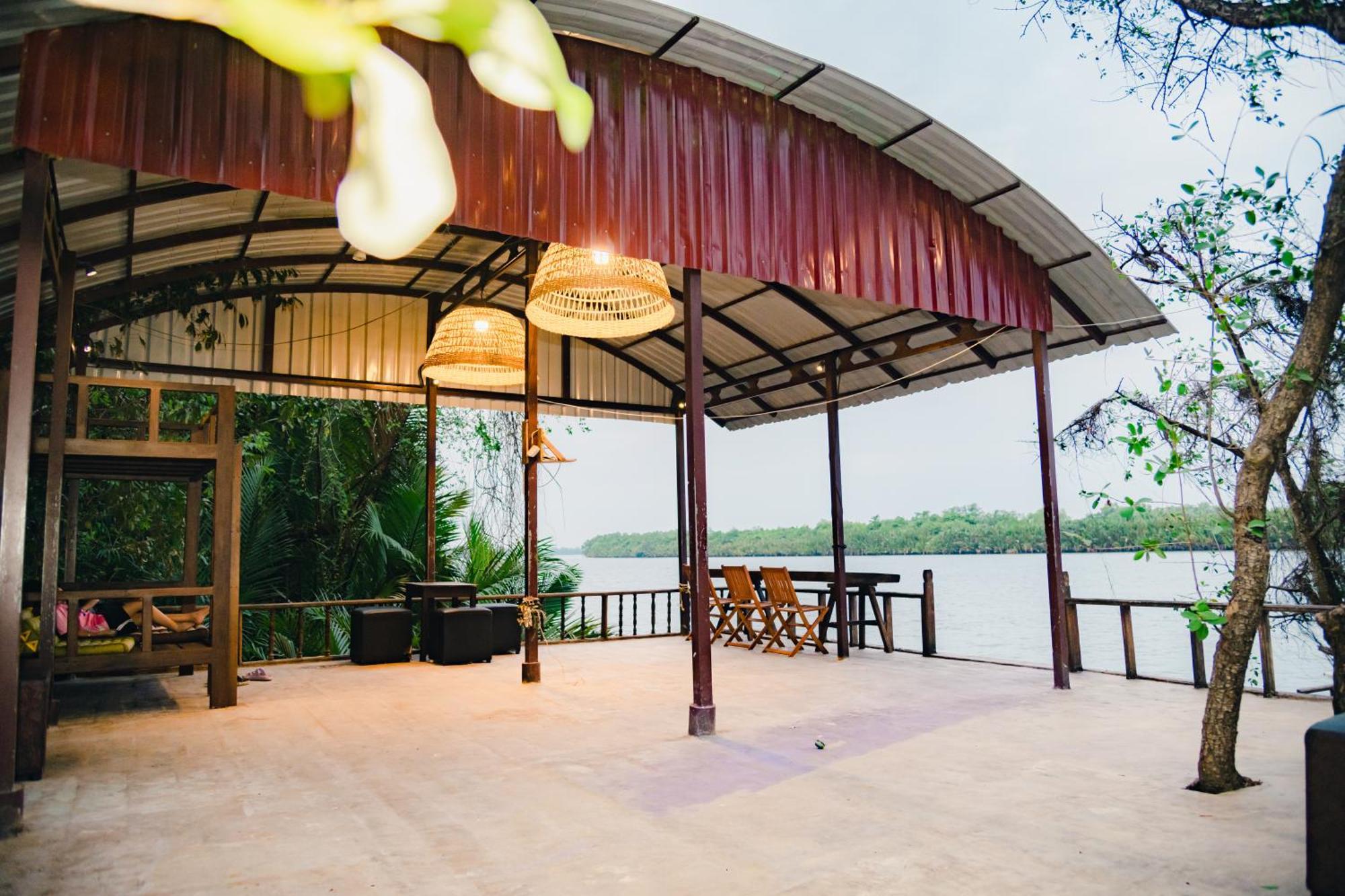 Banyan Tree Hostel Кампот Екстер'єр фото