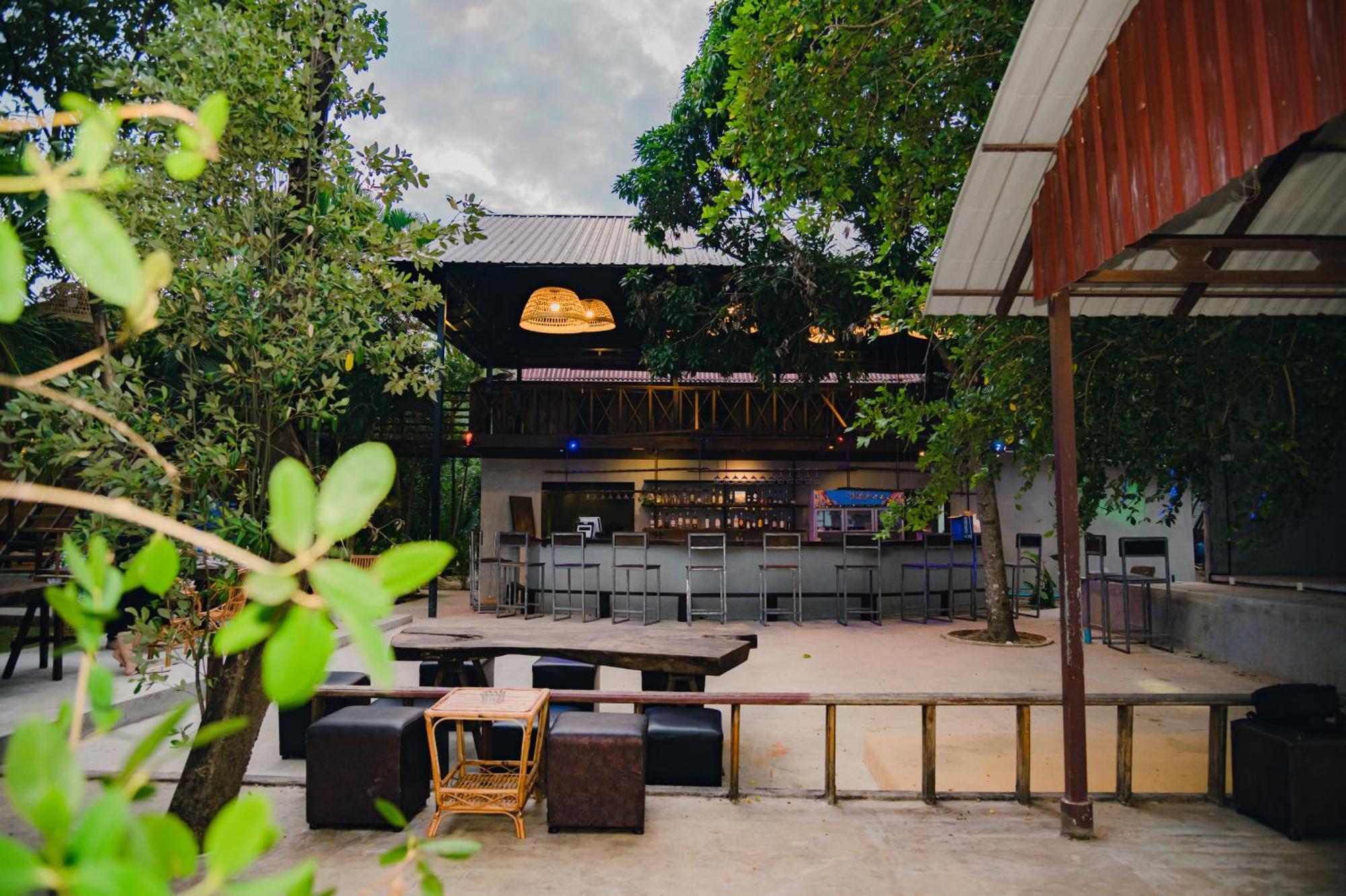 Banyan Tree Hostel Кампот Екстер'єр фото