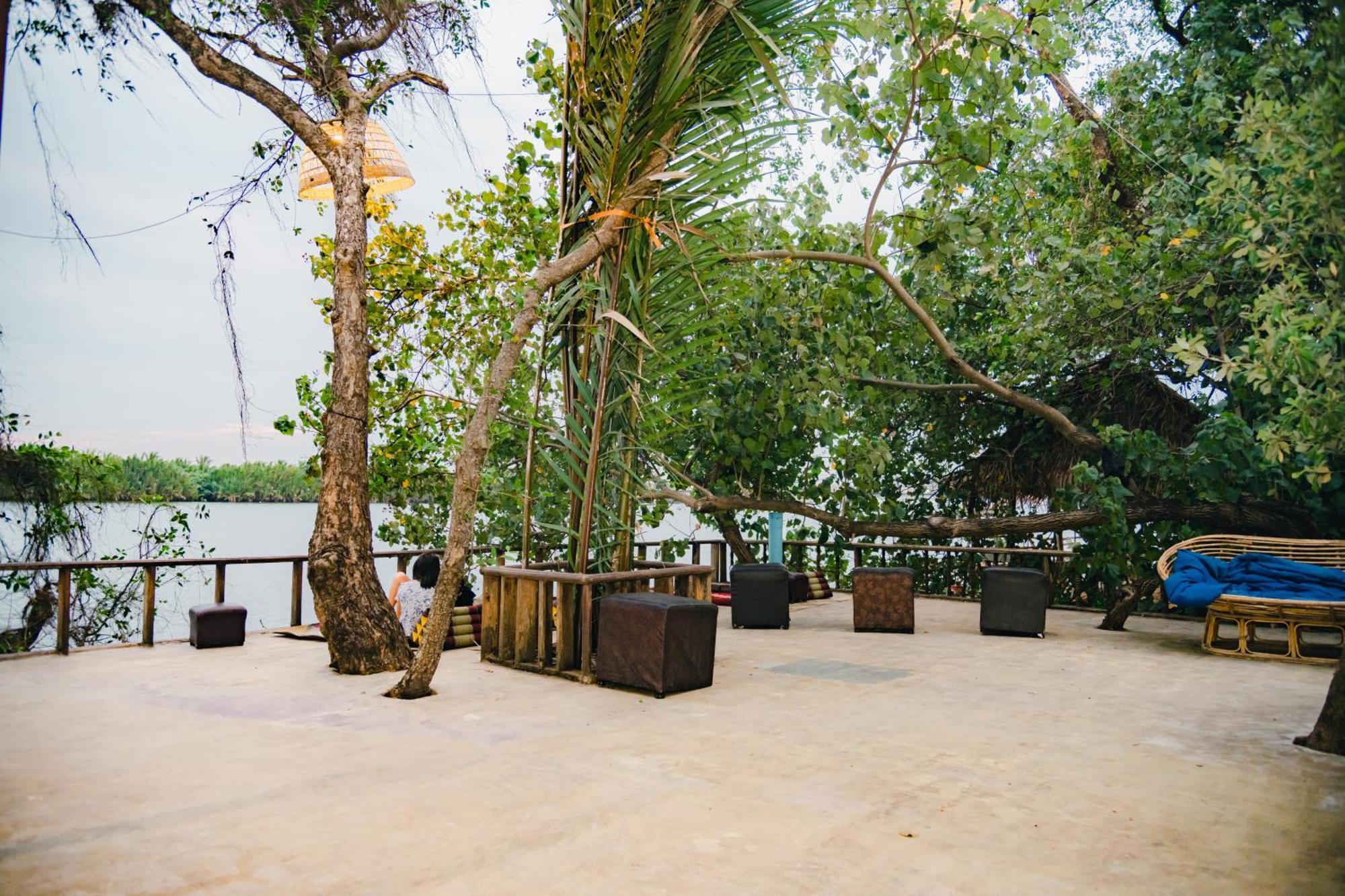Banyan Tree Hostel Кампот Екстер'єр фото