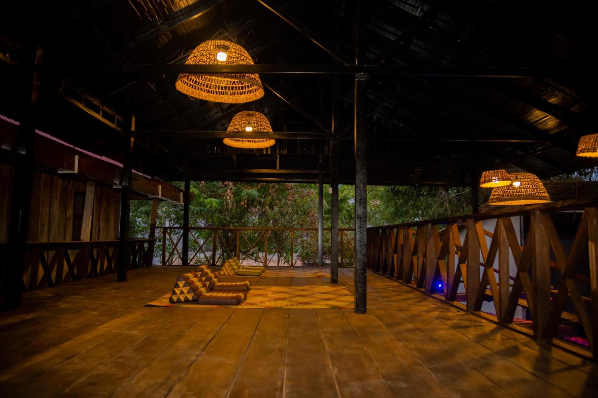 Banyan Tree Hostel Кампот Екстер'єр фото