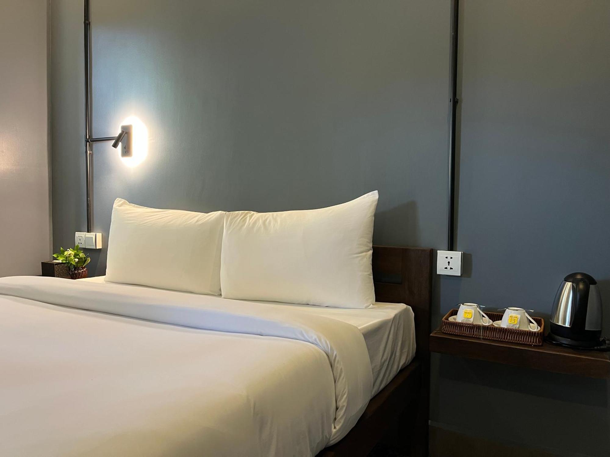 Banyan Tree Hostel Кампот Екстер'єр фото
