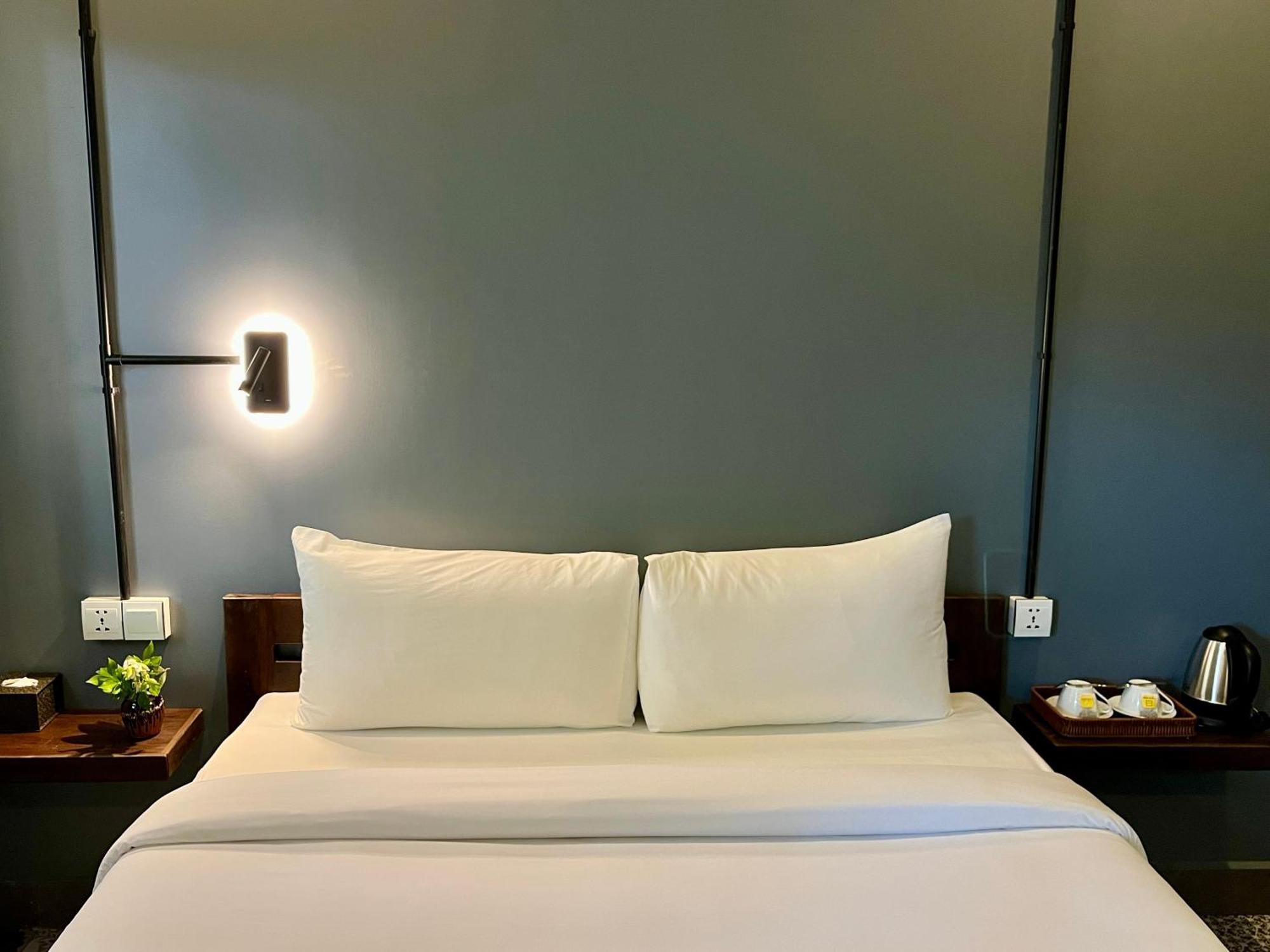Banyan Tree Hostel Кампот Екстер'єр фото