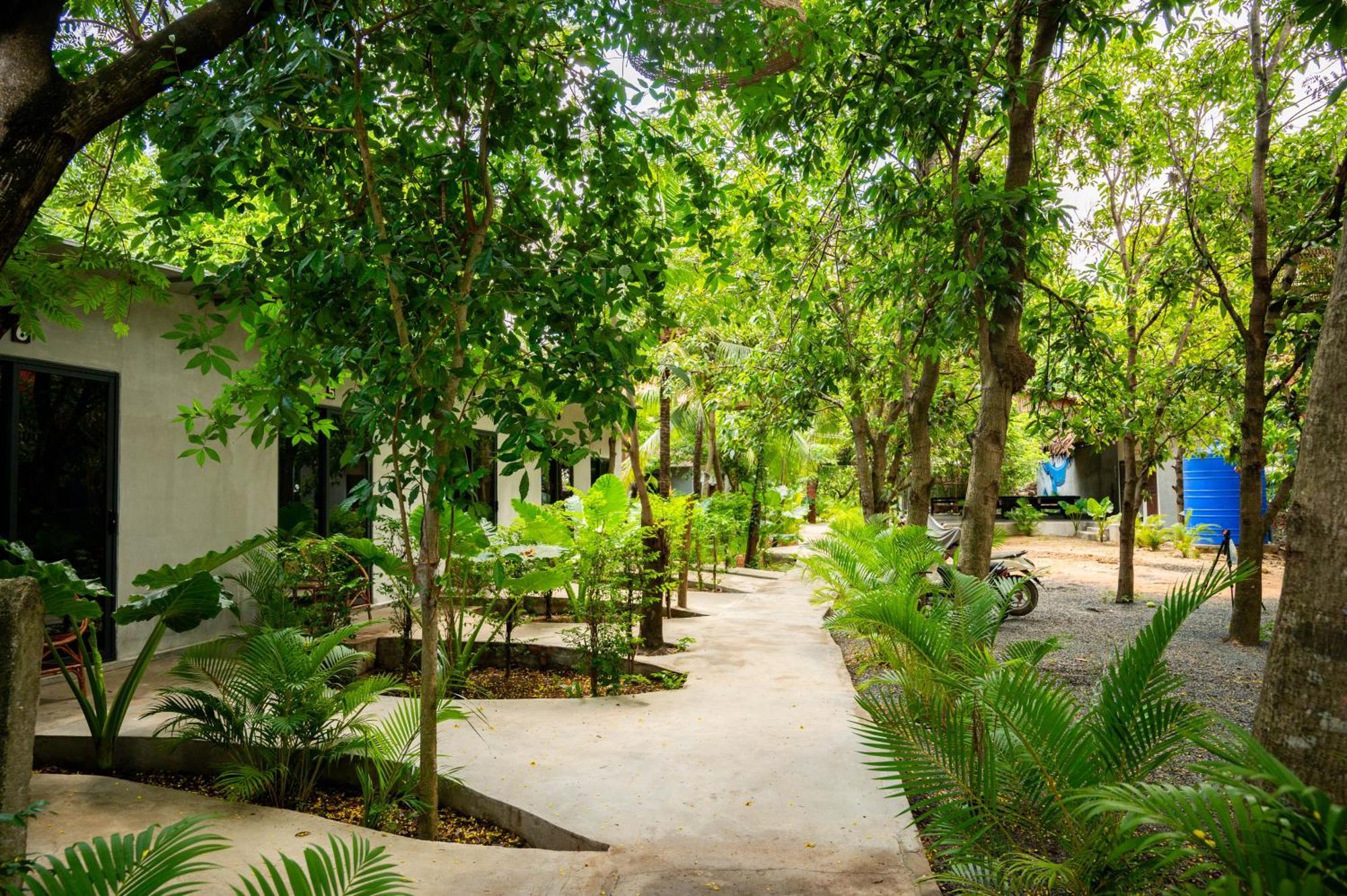 Banyan Tree Hostel Кампот Екстер'єр фото