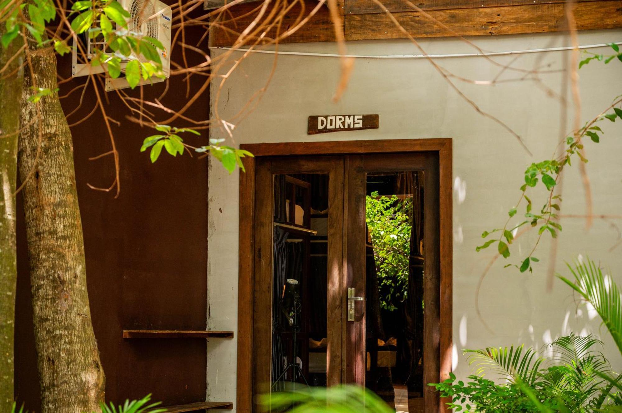 Banyan Tree Hostel Кампот Екстер'єр фото