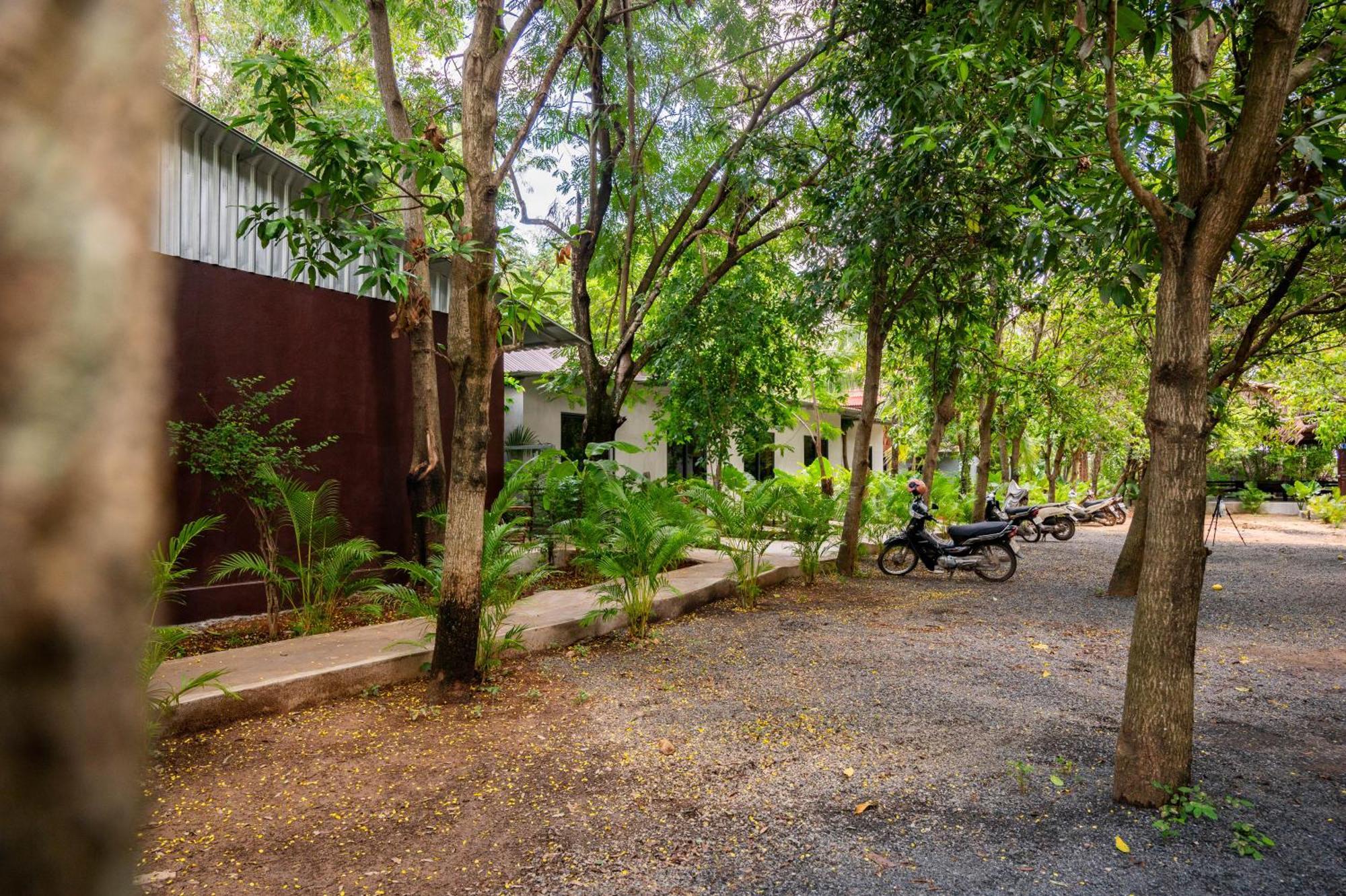 Banyan Tree Hostel Кампот Екстер'єр фото