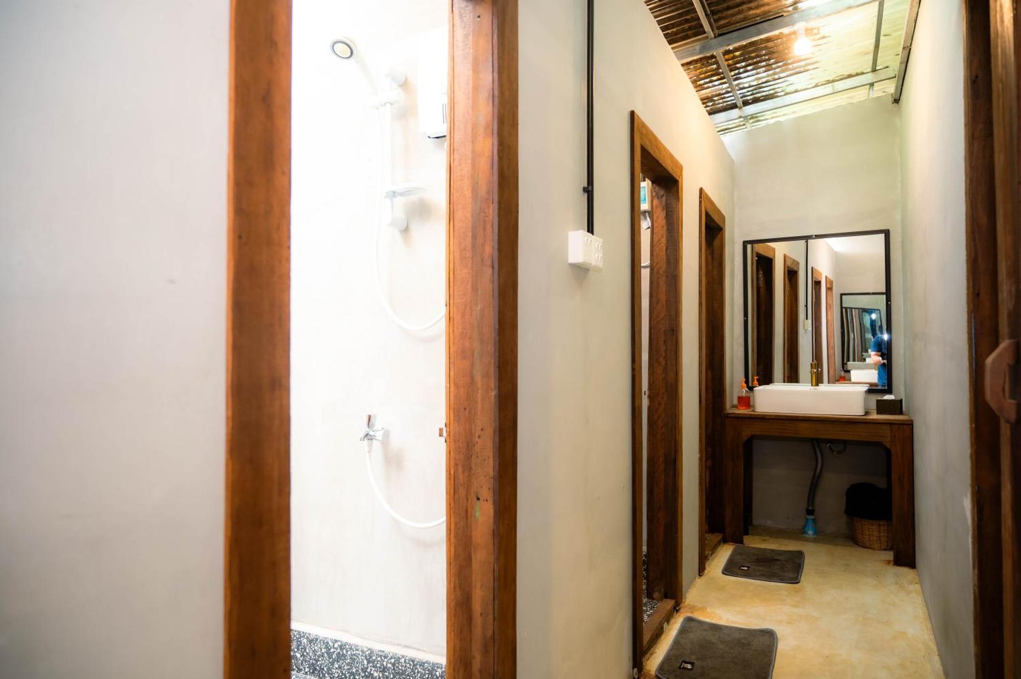 Banyan Tree Hostel Кампот Екстер'єр фото