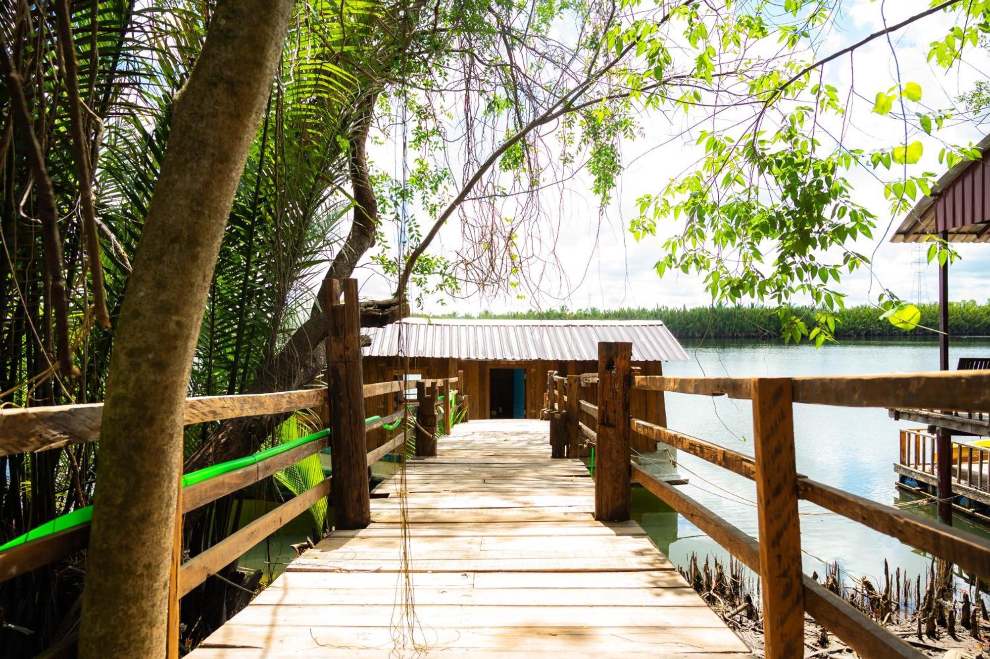Banyan Tree Hostel Кампот Екстер'єр фото